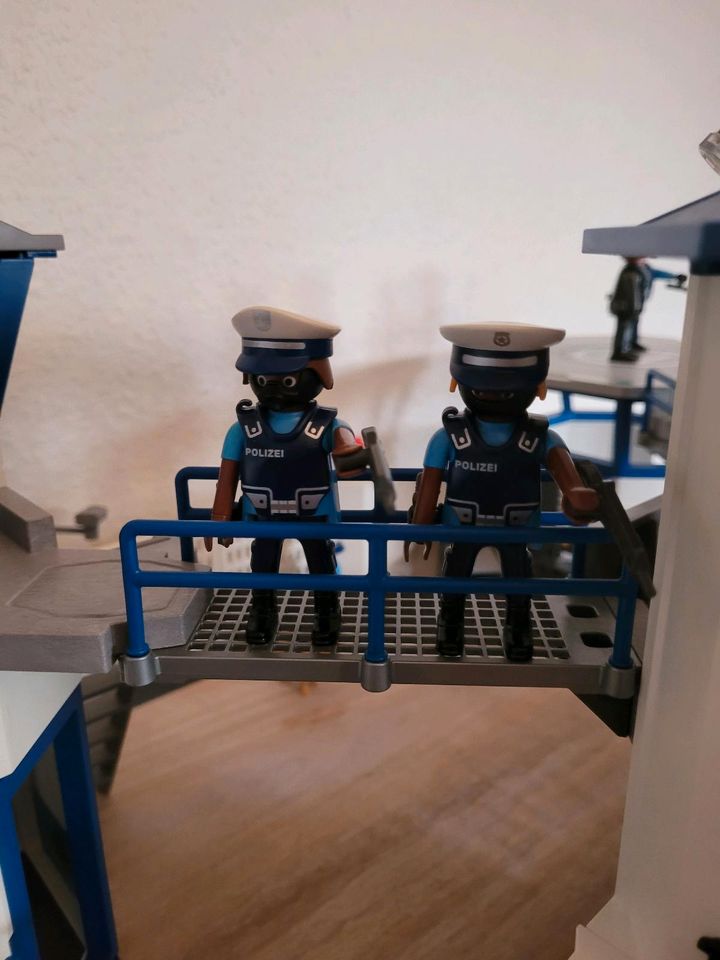 Playmobil Polizeistation mit Zubehör in Welver