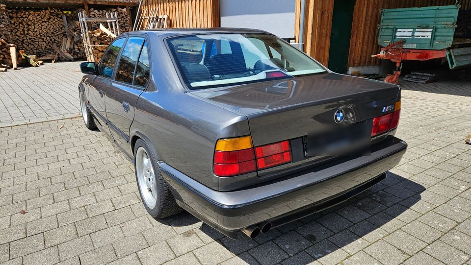 BMW E34 M5 3,6l Sebringrau in Murrhardt