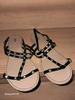 tolle schwarze Akira Sandalen Sandaletten Gr.  39 Niedersachsen - Helmstedt Vorschau