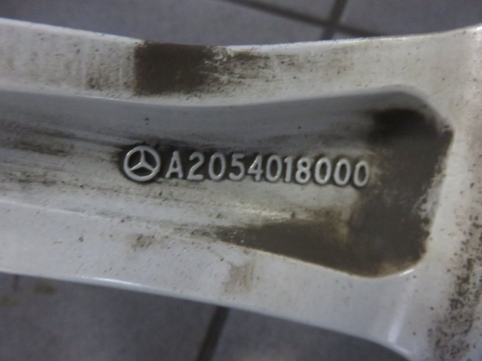 Mercedes C Klasse W205 Alufelgen Winterreifen 225 50 R17 Zoll 7mm in Maisach