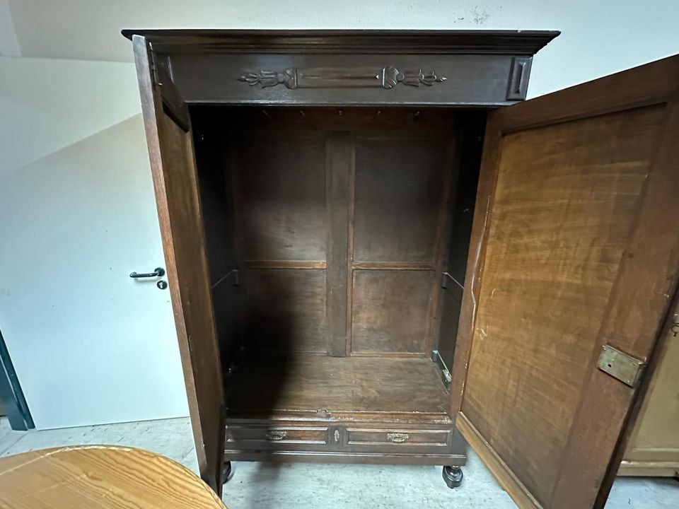 Antik Wäscheschrank Kleiderschrank Schrank 130x203x50cm in Düsseldorf