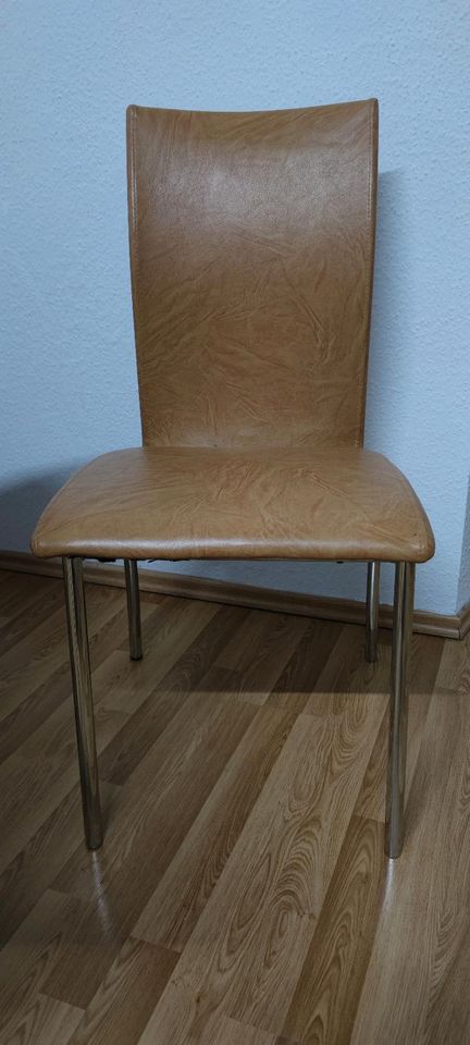 4 gebrauchte Stühle in Leipzig