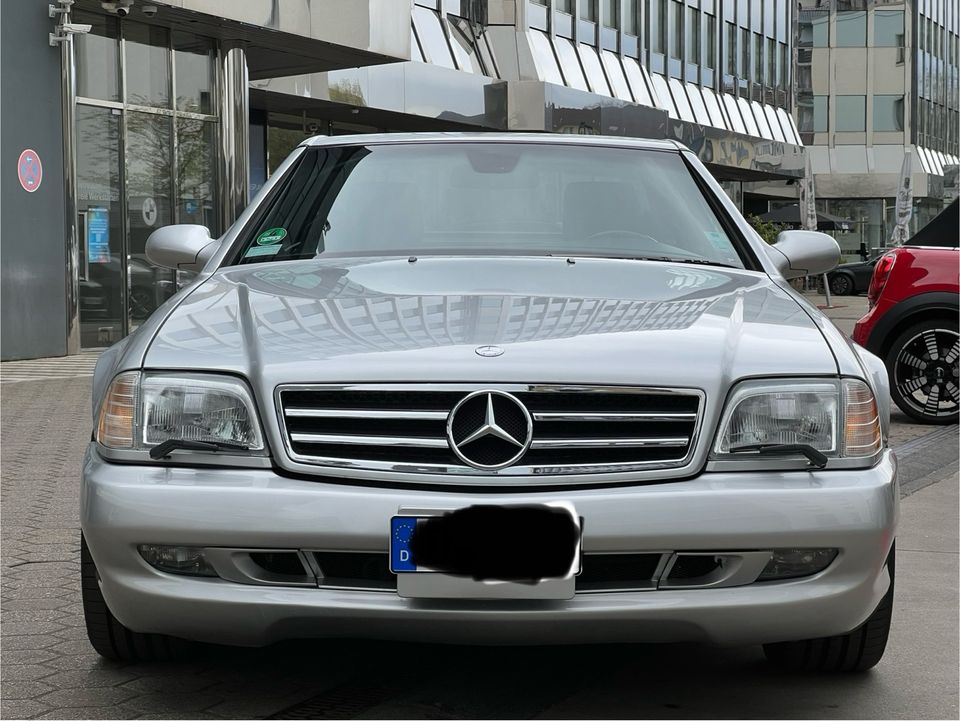 Mercedes SL 500, AMG ext., unfallfrei, rostfrei, orig. Zustand in Düsseldorf