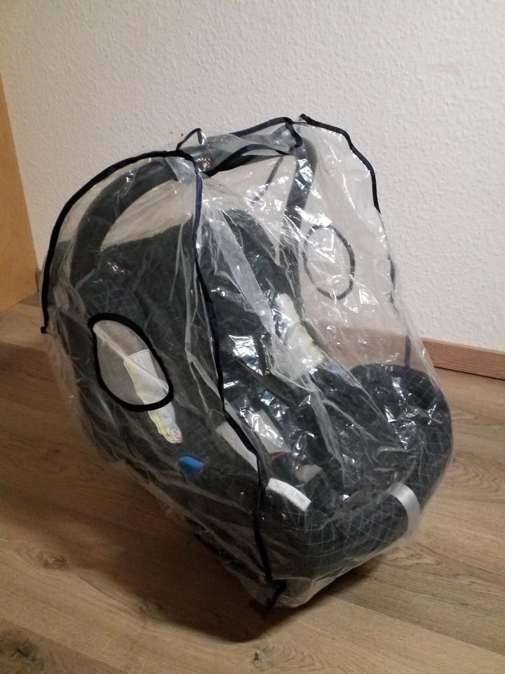 Britax Kinderwagen 3 in 1 inkl. viel Zubehör in Taucha