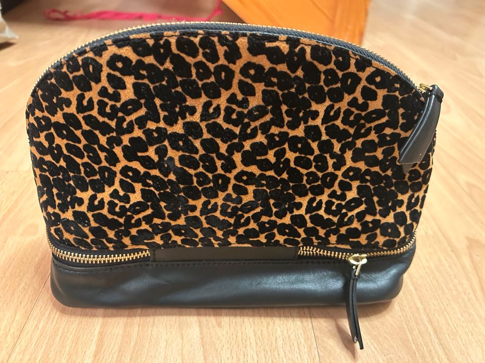 Superdry Kulturtasche Kosmetiktasche Leder neu in Leipzig