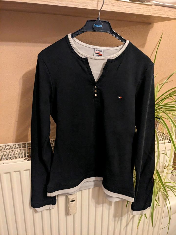 Oberteil Shirt Pulli Pullover Hilfiger Größe m oder 36 38 schwarz in Kösching