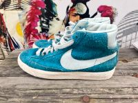 Nike Sport  Schuhe High Sneaker Wildleder Türkis Gr 39 Vintage Nordrhein-Westfalen - Leverkusen Vorschau