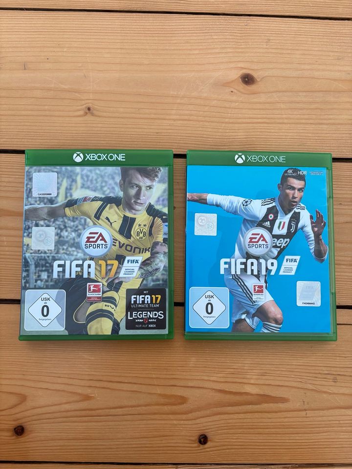 FIFA 17 & FIFA 19 Xbox One Spiele in Braunschweig