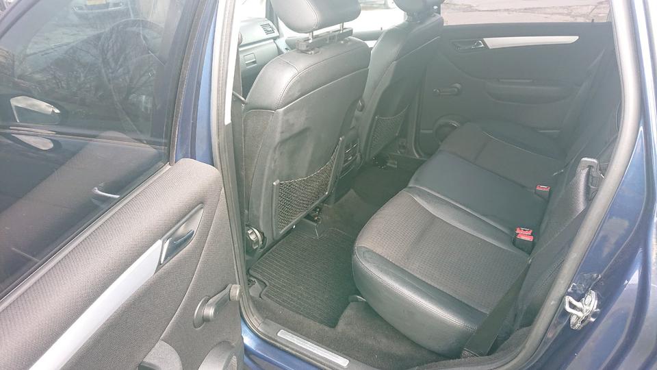 Mercedes-Benz B 200 Aut+2Hd+Xenon+Navi+AHK+SHZ+PDC+Blue+T in Berlin