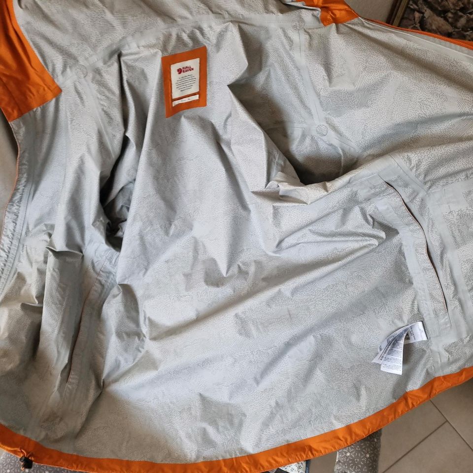 Fjäll Räven High Coast Hydratic Jacket M (Gr. XL) in Geeste