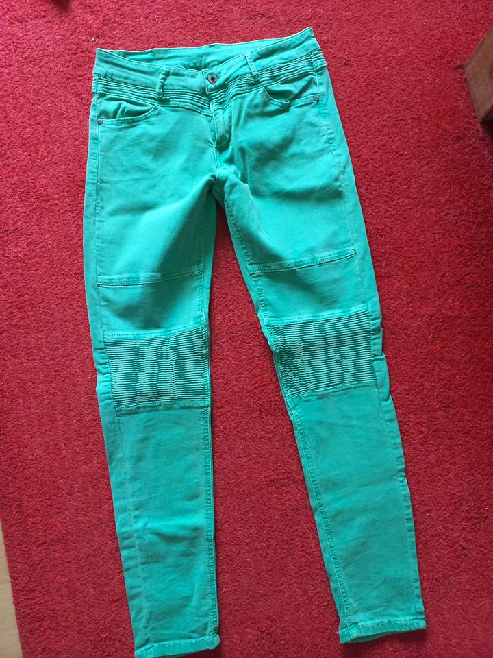 Fetzige knallgrüne Jeans in 38/ 40 in Wiesbaden