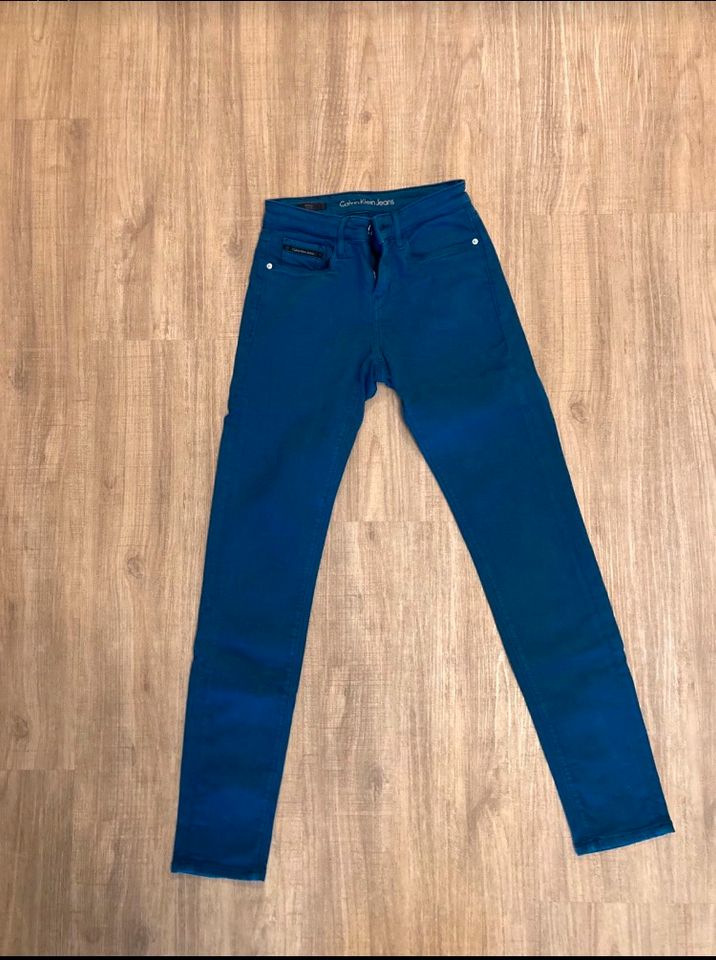 Calvin Klein Jeans Damen, W25 L30, NEU in Spaichingen