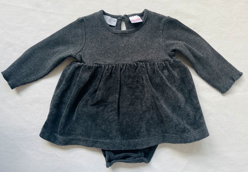 Wie neu: ZARA Baby Bodykleid mit Samt Gr. 62 in Berlin