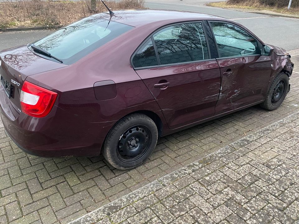 Skoda Rapid Bj 13 mit 1,2 L 105 PS rot Unfallschaden 72000 km in Vechta