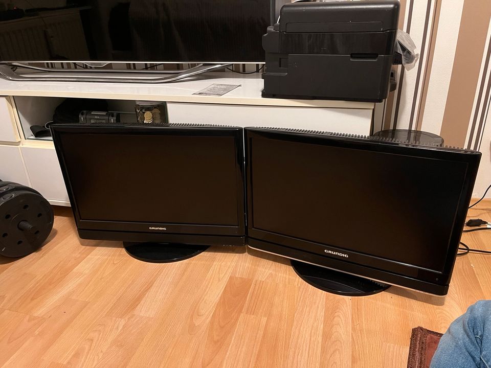 2x Fernseher Monitor Tv HDMI in München