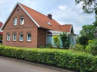 Einziehen und Wohlfühlen! Familienfreundliches, gepflegtes Einfamilienhaus mit Wintergarten, gr. Garage, Blockhaus, Geräteraum uvm. in ruhiger Sackgassenendlage von Hesel OT. Schwerinsdorf Niedersachsen - Schwerinsdorf  Vorschau