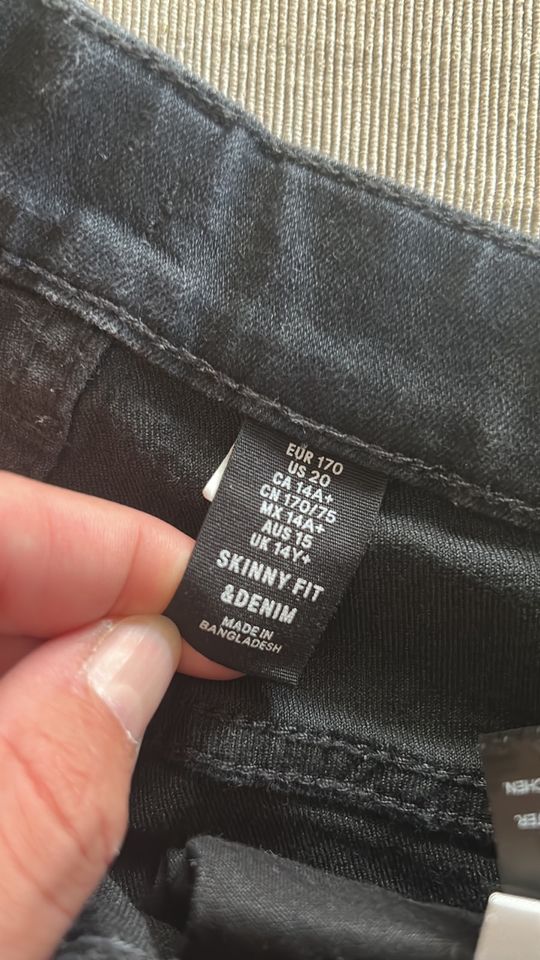 Jeans H&M Gr 170 in Großheide