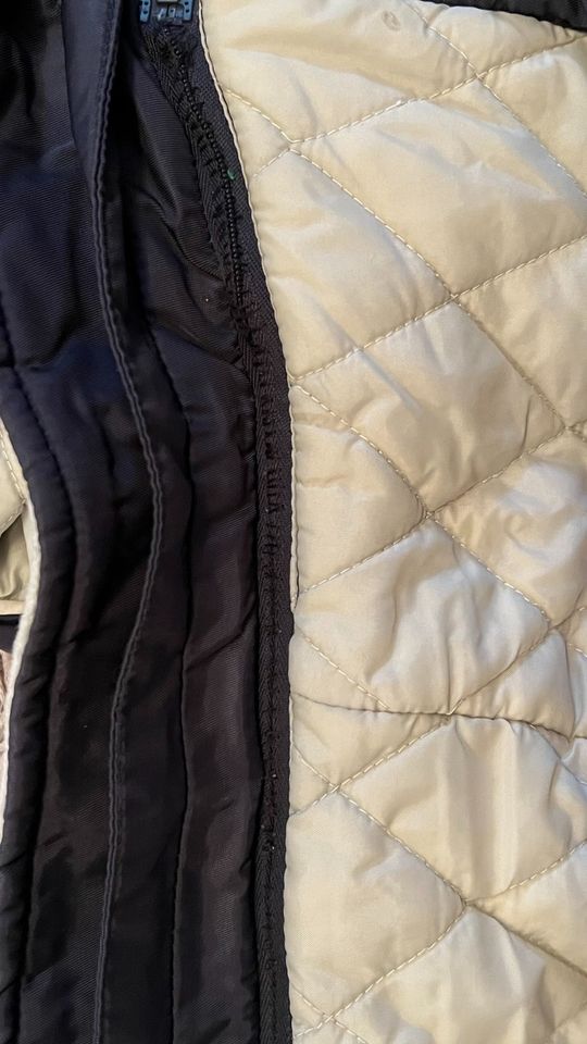 Tommy Hilfiger Jungen Winterjacke  Gr. 110/116 in Mengerskirchen