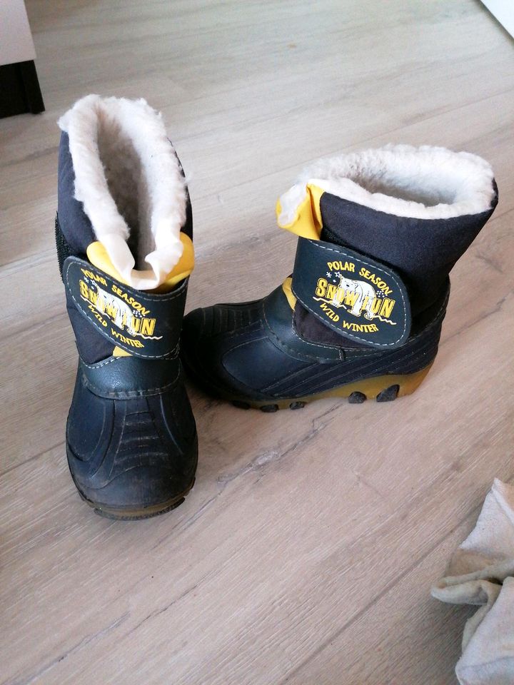 Schuhe / Winterstiefel Gr. 26 in Brieskow-Finkenheerd