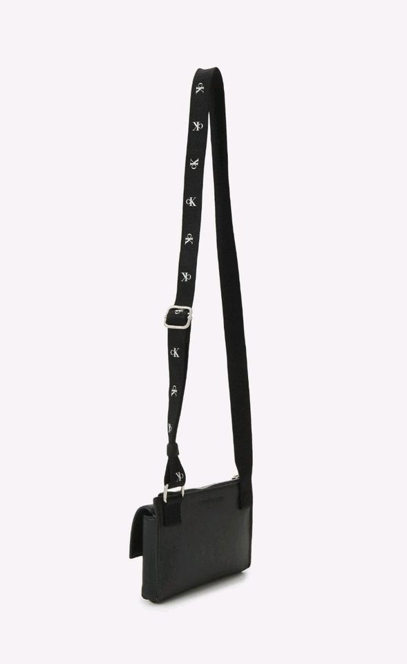 Calvin Klein Jeans  ULTRALIGHT PHONE CROSSBODY in Gelsenkirchen