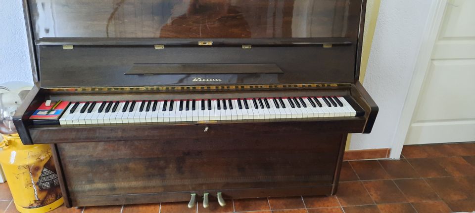 Wunderschönes Klavier in Holdorf