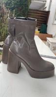 Plateau Stiefel kunstleder gr 36,5 grau Winterstiefel Nordrhein-Westfalen - Siegburg Vorschau