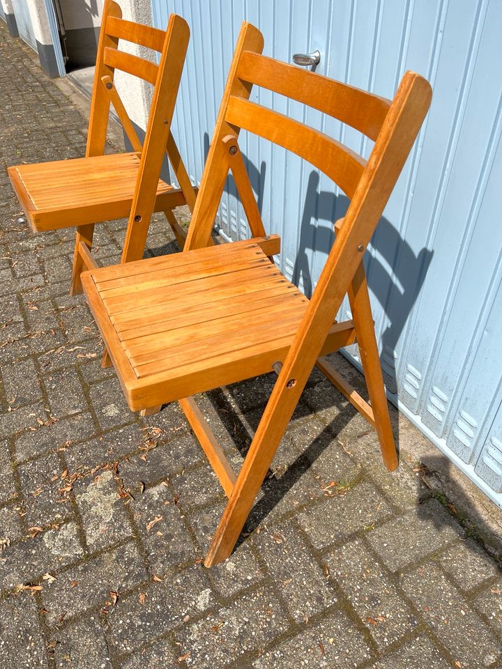 Stabile Holzstühle klappbar 2 Stück in Hilden