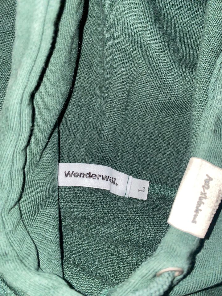 ATEEZ Wonderwall Hoodie Green Size/Größe L unisex in Berlin