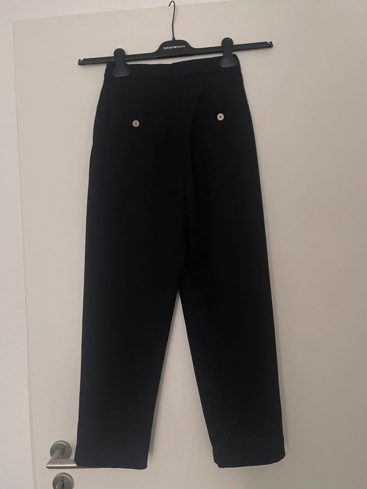 H&M Hose/ Damenhose, schwarz, Gr. 34 in Köln