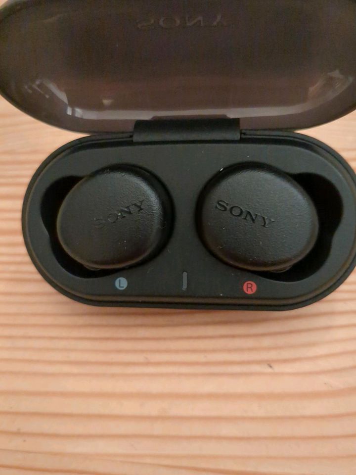 Sony 10, 64 GB, Bluetooth Kopfhörer, schwarz/gold in Glückstadt