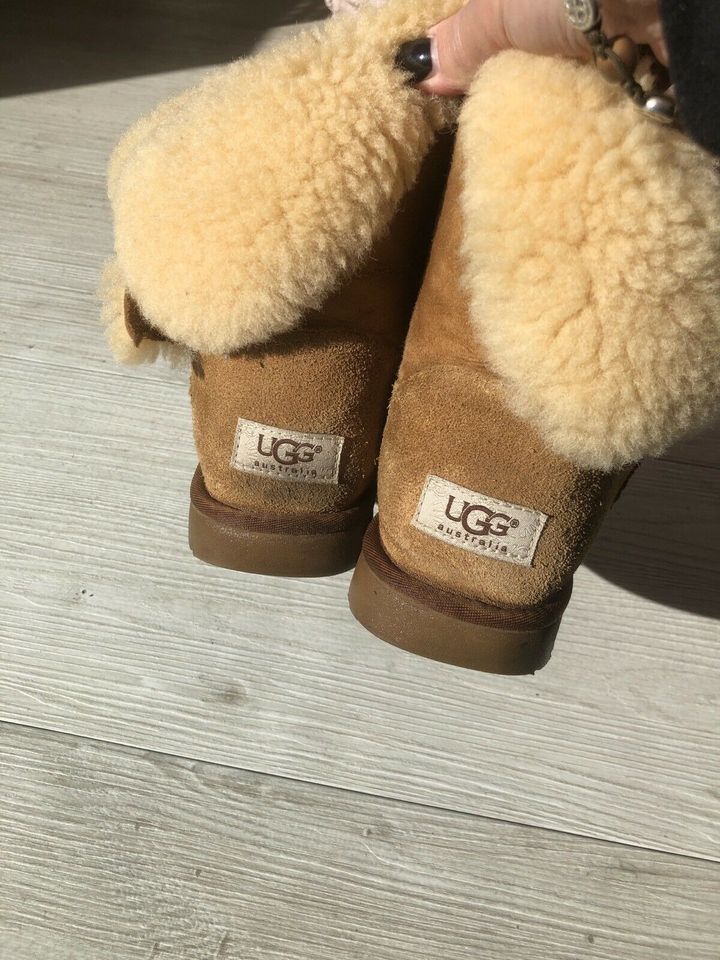 Ugg Boots braun in Moers