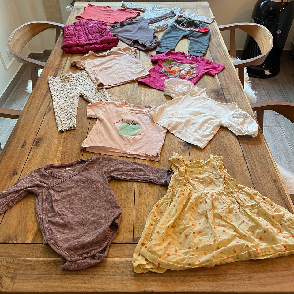 12 x Kleiderpaket Mädchen Gr 80 Reserved H&M MNG Kinder Kleidung in Wuppertal