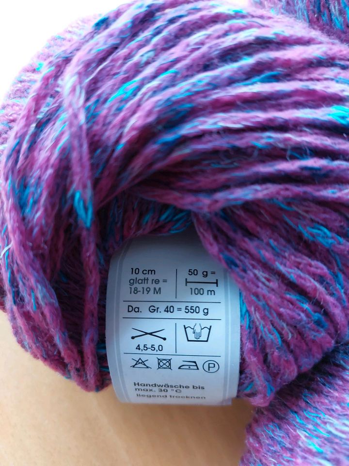 Strickwolle Junghans 400 gr. in Mering