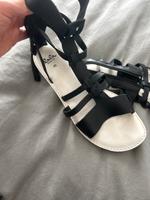 Sehr wenig getragene Leder Sandalen von lala Berlin 40 schwarz Hessen - Hofheim am Taunus Vorschau