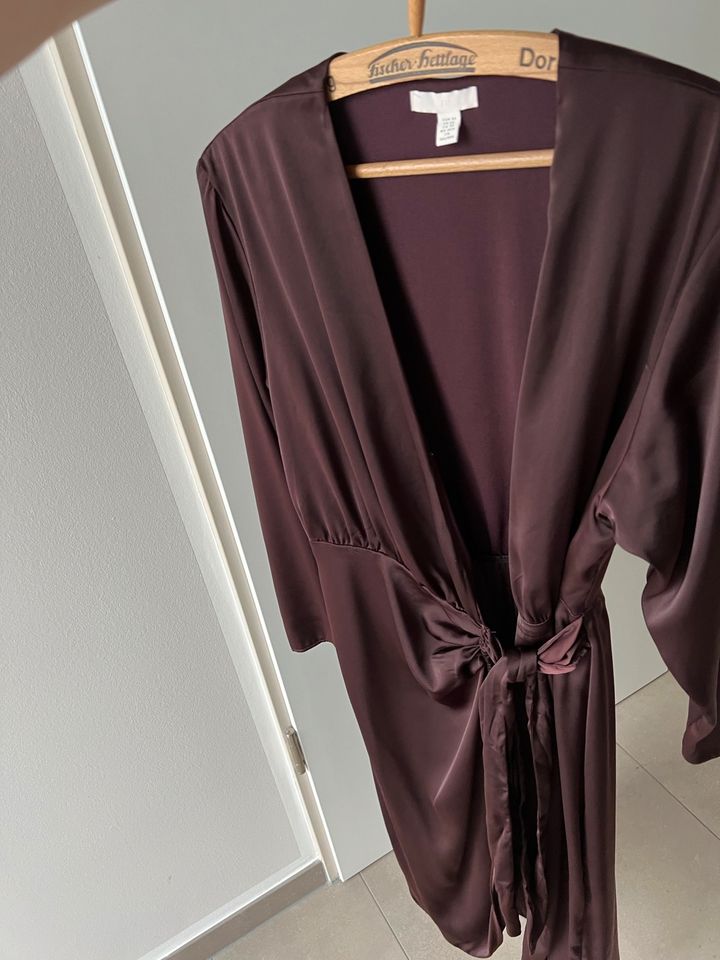 H&M Kleid Wickelkleid weinrot Bordeaux XS in Kamen