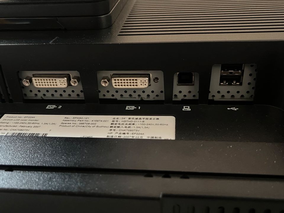 HP LP2465 24 Zoll Monitor LCD, Hochformat, DVI, 4x USB in Berlin