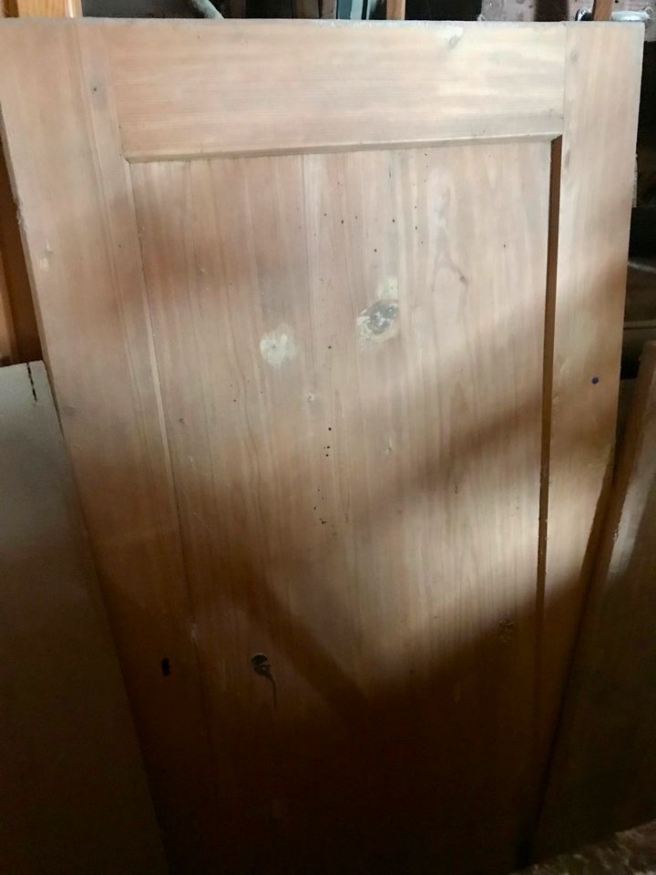 Holztüren Tür Echtholz Garderobe HOlzwand Trennwand Deko Tischpla in Dingolfing