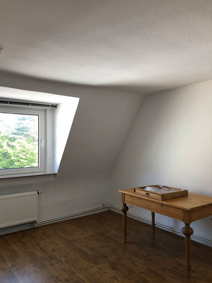 Mönchengladbach  2 Zimmer, Küche, Diele, Bad, 450€ Dachgeschoss in Erkrath