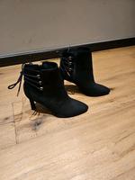 Neue Stiefel Schwarz Gr. 38 Wuppertal - Barmen Vorschau