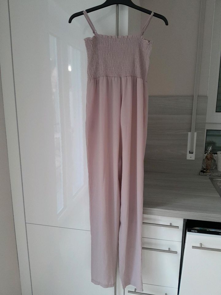 NEU / ONLY Jumpsuit in Flieder/rosé Gr. 38 in Wadgassen