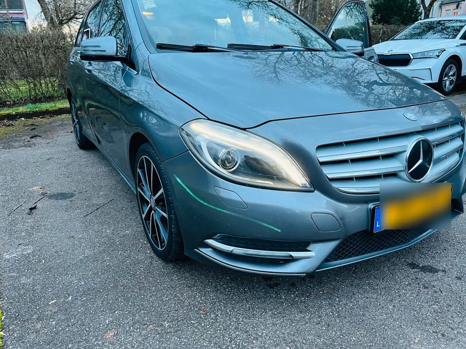 Mercedes B200 Top Zustand in Perl