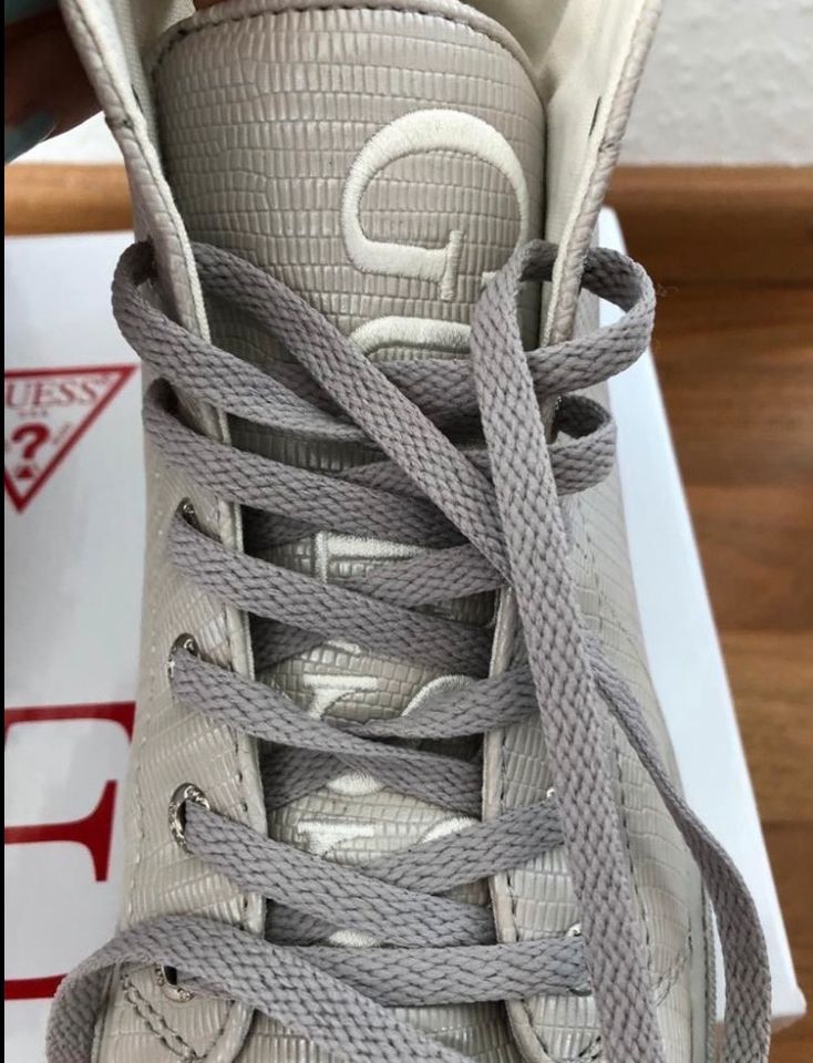 Damen Schuhe Sneakers Schnürschuhe Guess Größe 37 grau in Heidenheim an der Brenz