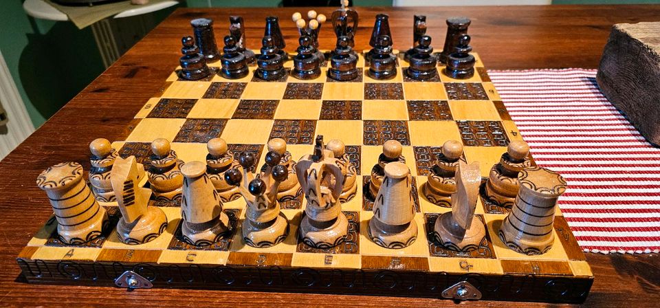 Schachspiel 43cm x 43cm Sehr guter Zustand in Hamburg