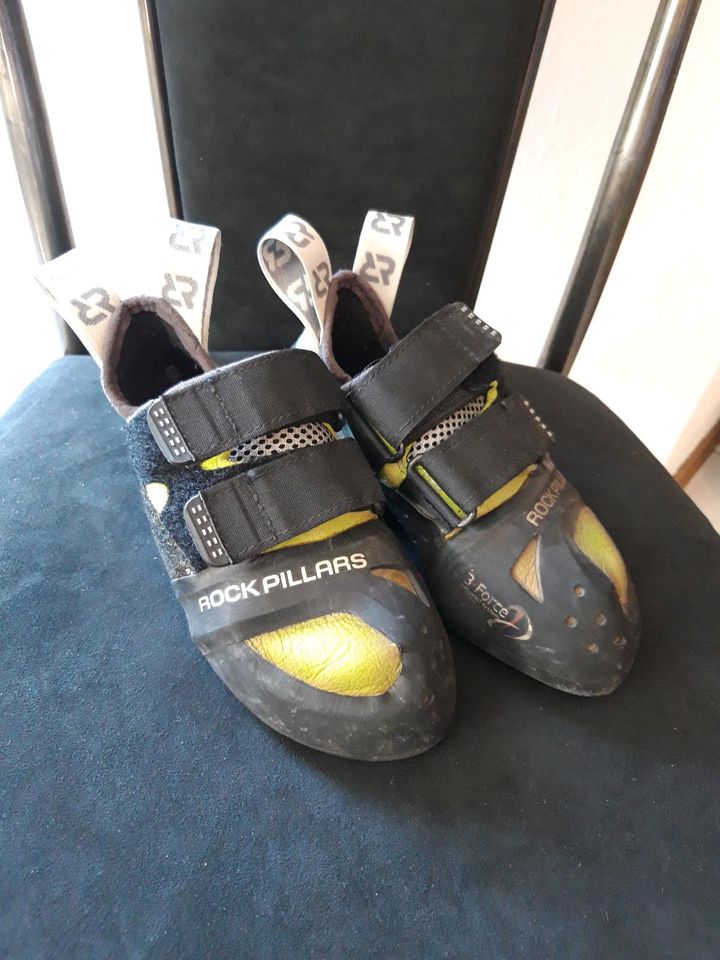 Rock pillars hotsell shoes