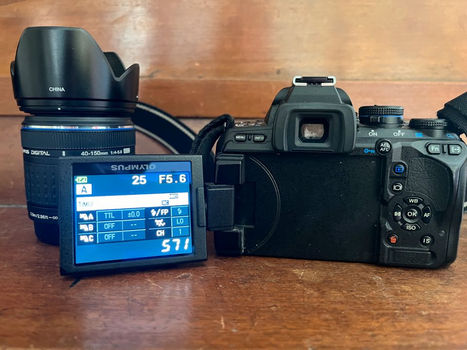 Olympus E-620 Digitalkamera mit 14-42mm & 40-150mm Objektiv in Aachen
