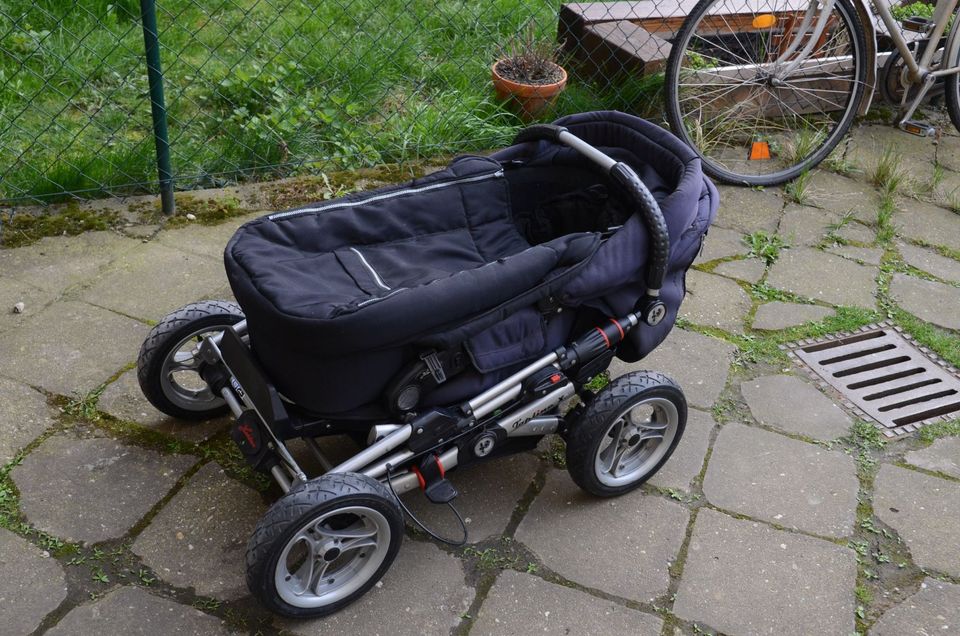 Kinderwagen Hartan Topline x in schwarz in Leipzig