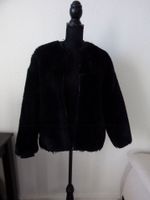 Zara Jacke Felljacke schwarz XS S 34 36 Teddyjacke Bomberjacke Berlin - Hohenschönhausen Vorschau