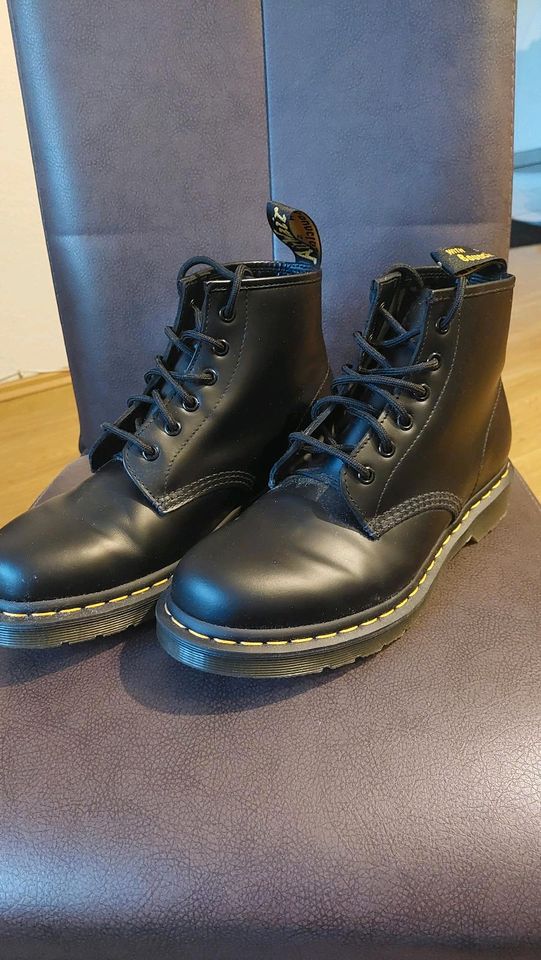 Dr. Martens 6 Loch Gr. 41 in Leverkusen