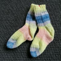 Selbstgestrickte Wollsocken DIY Größe 25 Brandenburg - Letschin Vorschau