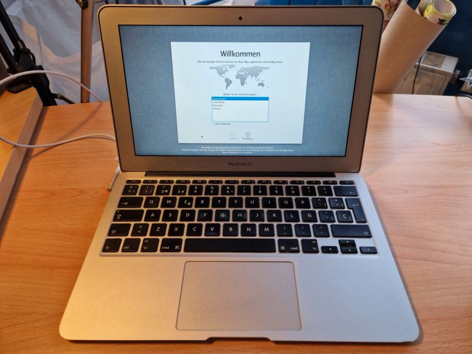 MacBook Air 11 Zoll Mitte 2011 - A1370 - 11” Mid 2011 superflach in Dresden